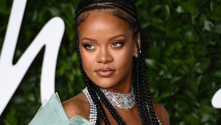 Rihannanın heykəli hazırlandı -VİDEO