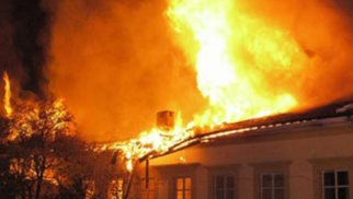 Bakıda 3 otaqlı ev yandı