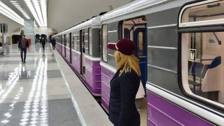 Bakı metrosunda sıxlıq: Azyaşlı xəstəxanalıq oldu