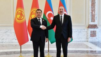 İlham Əliyev Qırğızıstan Prezidenti ilə görüşüb