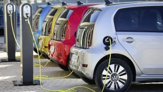 Elektromobillər daha çox alınır – Avropa sürətlə “yaşıl” nəqliyyata keçir