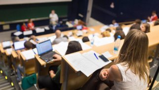 
Bu universitetdə dərslər hələ indi başlayır