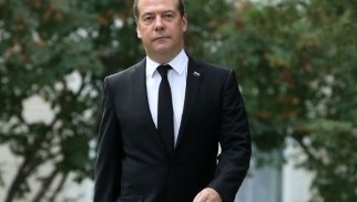 
"Rusiya Ukraynanı elə silahlarla vurar ki..." -Medvedev hədələdi