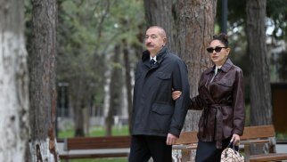
Prezident və birinci xanım Bakıda salınan yeni parkın açılışında iştirak ediblər - FOTO