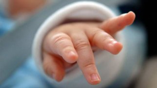 Son 5 ildə 100 minə yaxın uşaq nikahdankənar doğulub - Rəsmi