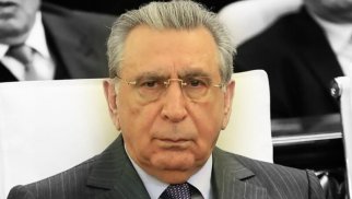 
Ramiz Mehdiyevin halı pisləşdi - Həkim çağırdılar