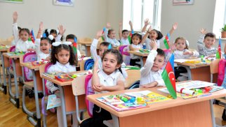 
Təhsilə rekord vəsait! - 5 milyard