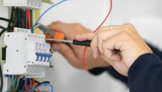 
“Azercell”in əməkdaşını iş başında elektrik cərəyanı vurdu, vəziyyəti ağırdır