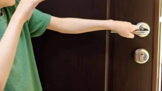 Sumqayıtda nəzarətsiz qalmış uşaq xilas edildi