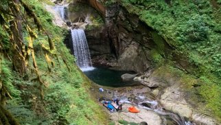 
Şəlalədə FACİƏ: Ana və 2 övladı faciəvi şəkildə öldü - VİDEO