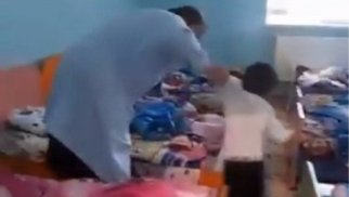 Bağçada azyaşlıya şiddət göstərildi - VİDEO