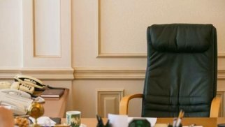 
Tanınmış həkim vəzifəsindən azad olundu