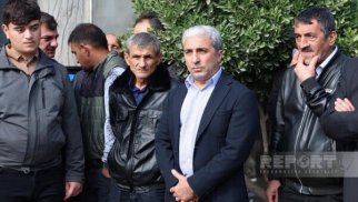 
Əməkdar artist şəhid dəfnində: 33 il yolunu gözləmişik