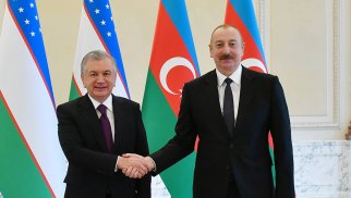 
Mirziyoyev Prezidenti təbrik etdi