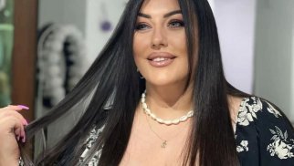 Zarinanın göz yaşları "sel oldu" -VİDEO