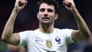 
Bu futbolçu karyerasını bitirdi