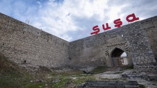 Qələbənin, Mədəniyyətin və Milli Kimliyin Simvolu: Səssiz Sevginin Səsi — Şuşa