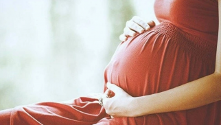 
Azərbaycanda hamilə qadın xəstəxanada ÖLDÜ