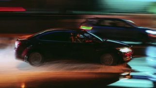 
Yolda sürət məsafəni yox, həyatı qısaldır...