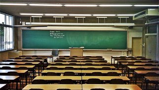 
Müsəlman olduğuna görə şagird məktəbdə DÖYÜLDÜ - VİDEO