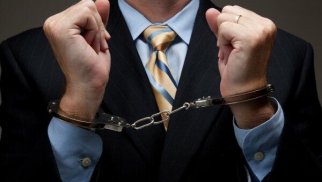 
Nazirliyin sürücüsü avtomobildə silah saxladığı üçün həbs edildi