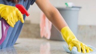 
25 gün xadimə işlədiyi evdən 5 minlik qızıl oğurladı