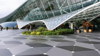 
Aeroportdan şəhərə taksi fantastik qiymətə oldu