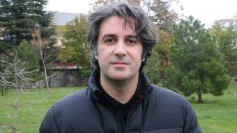 
Səhvən kartına 120 min manat pul gəldi