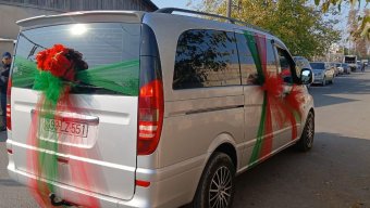 Faciəli şəkildə ölən ofisiantın cənazəsini "bəy maşını"nda daşıdılar - FOTO
